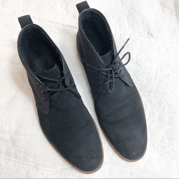 ? Banana Republic black suede lace up chukka boots s10